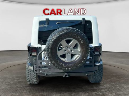 Used 2013 Jeep Wrangler Unlimited Rubicon w/ Connectivity Group AWD/4WD image 4