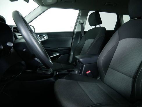 Used 2020 Kia Soul S image 12