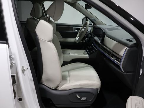 Used 2024 Hyundai Santa Fe Limited image 22