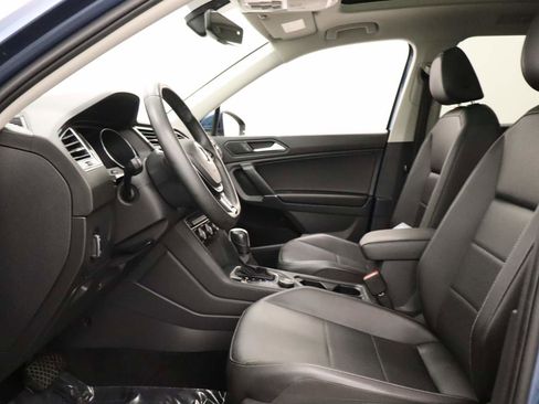 Used 2020 Volkswagen Tiguan SE w/ Panoramic Sunroof Package AWD/4WD image 16