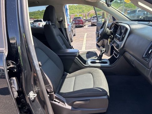 Used 2022 Chevrolet Colorado LT AWD/4WD image 32