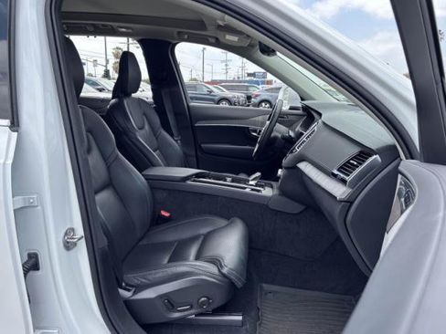 Used 2025 Volvo XC90 T8 Ultra w/ Protection Package Premier AWD/4WD image 6