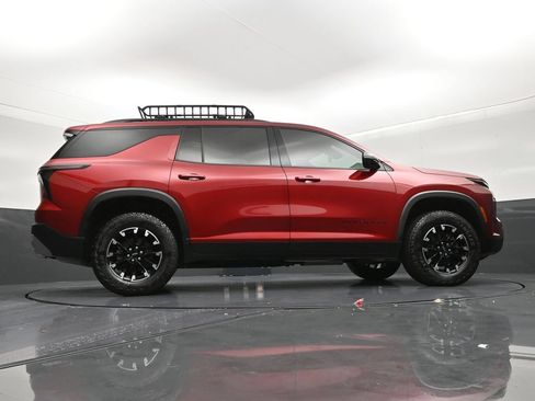 Used 2024 Chevrolet Traverse Z71 AWD/4WD image 25