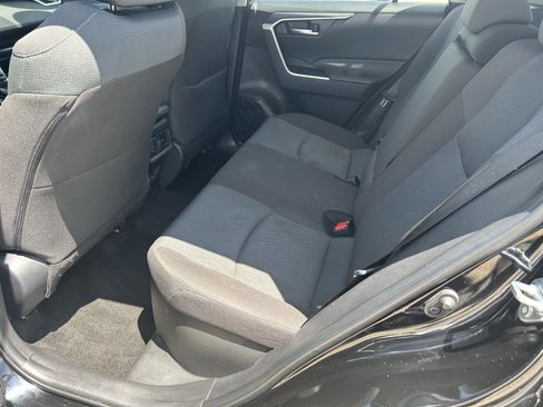 Used 2025 Toyota RAV4 XLE AWD/4WD image 17