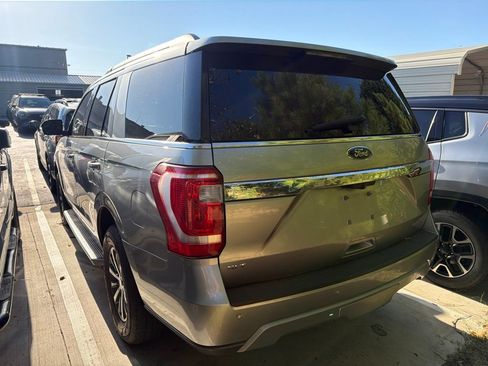 Used 2020 Ford Expedition XLT w/ Equipment Group 202A AWD/4WD image 4