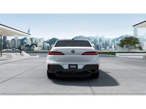 New 2026 BMW 750e xDrive AWD/4WD image 5