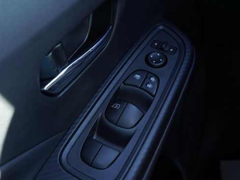 New 2025 Nissan Versa SV image 9