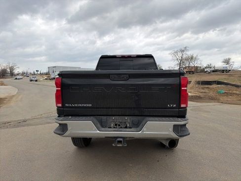Used 2024 Chevrolet Silverado 2500 LTZ w/ LTZ Convenience Package image 23