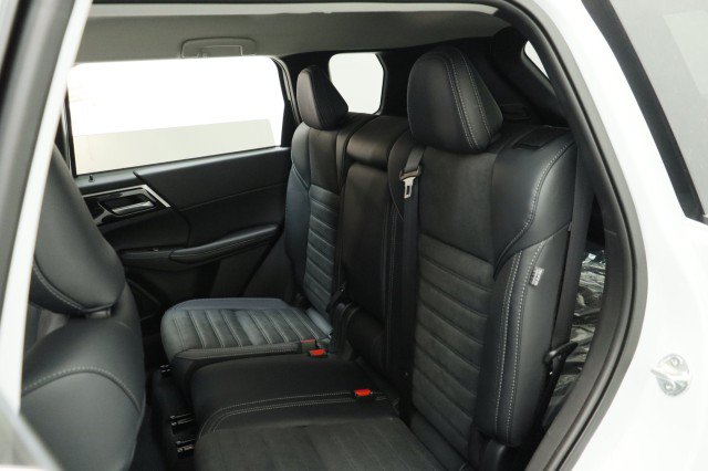 New 2026 Mitsubishi Outlander SE FWD image 25