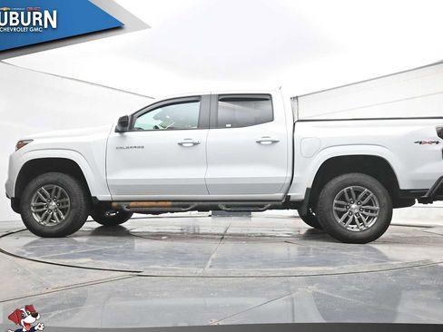 Certified 2024 Chevrolet Colorado LT w/ LT Convenience Package II image 18