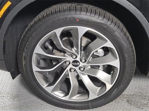 New 2026 Lincoln Aviator AWD image 11