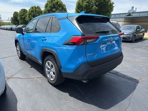 Used 2019 Toyota RAV4 LE w/ All Weather Liner Package FWD image 2