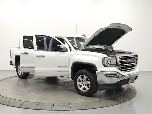 Used 2018 GMC Sierra 1500 SLT image 9