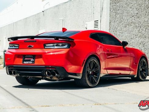 Used 2018 Chevrolet Camaro ZL1 RWD image 7