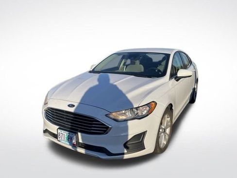 Used 2019 Ford Fusion SE FWD image 3