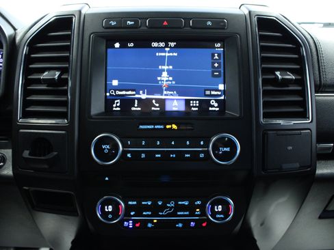 Used 2018 Ford Expedition Limited AWD/4WD image 23