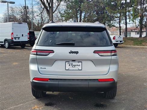New 2025 Jeep Grand Cherokee L Altitude image 36