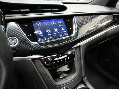 Used 2025 Cadillac XT6 Premium Luxury image 17