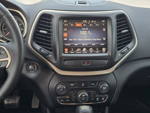Used 2014 Jeep Cherokee Limited w/ Luxury Group FWD image 15
