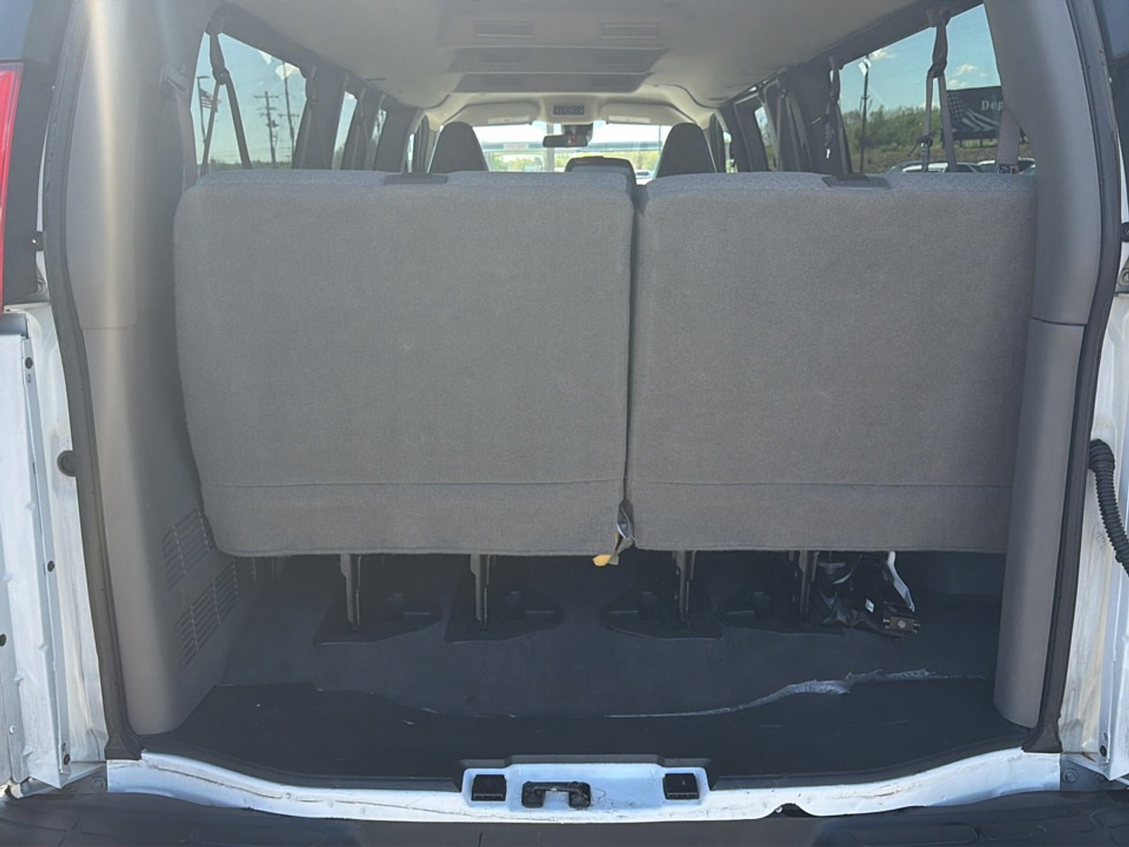 Used 2025 GMC Savana 3500 LT w/ LT Preferred Equipment Group RWD image 15