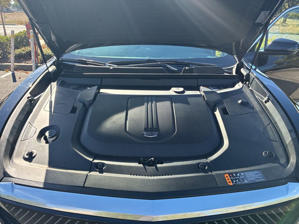 Used 2024 Cadillac Lyriq Luxury RWD image 16