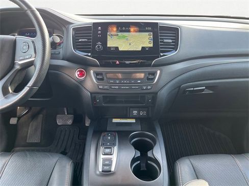 Used 2022 Honda Pilot TrailSport image 12