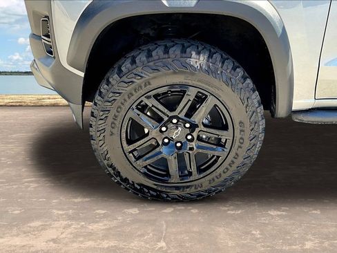 Used 2023 Chevrolet Colorado Trail Boss w/ Technology Package AWD/4WD image 36