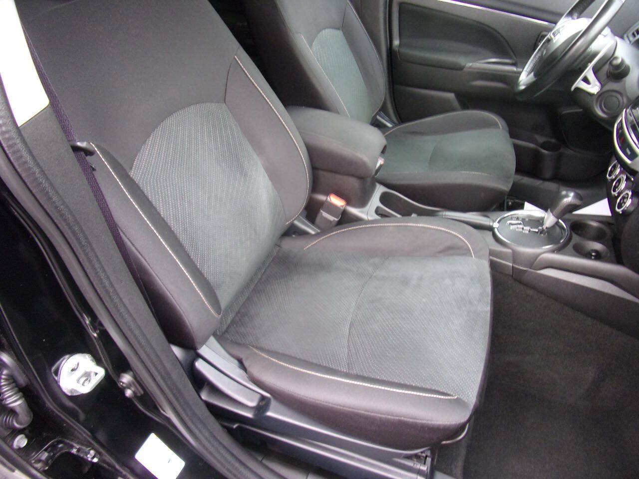 Used 2015 Mitsubishi Outlander Sport SE AWD/4WD image 12
