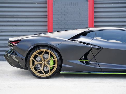 Used 2024 Lamborghini Revuelto AWD/4WD image 16