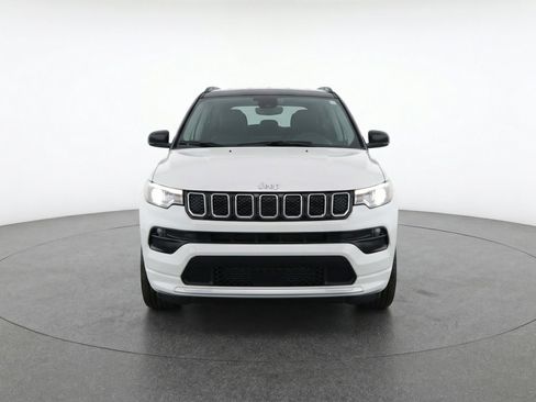 Used 2025 Jeep Compass Limited AWD/4WD image 2