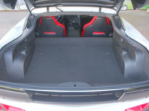 Used 2019 Chevrolet Corvette Grand Sport w/ Carbon Flash Badge Package image 32