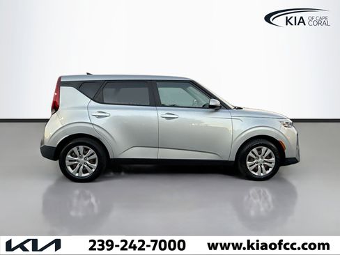 Used 2021 Kia Soul LX image 6