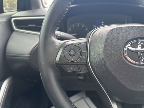 Used 2023 Toyota Corolla Cross LE w/ Moonroof Package image 16