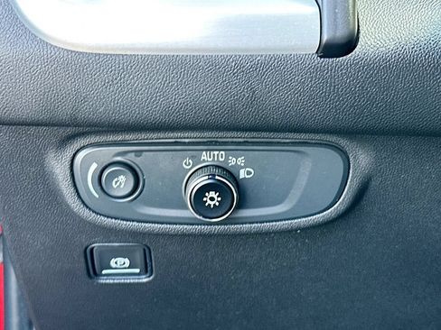Used 2023 GMC Terrain SLE FWD image 10