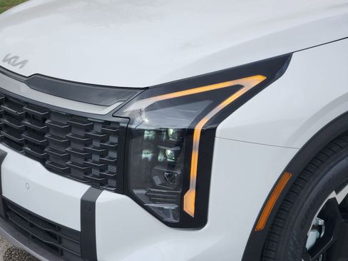 New 2026 Kia Sportage EX FWD image 8