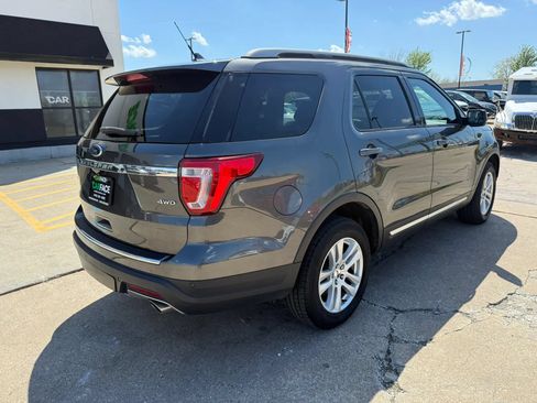 Used 2018 Ford Explorer XLT w/ Equipment Group 202A AWD/4WD image 16