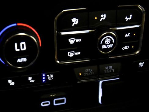 Used 2021 Chevrolet Tahoe High Country AWD/4WD image 30