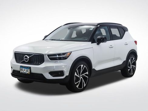 Used 2022 Volvo XC40 T5 R-Design AWD/4WD image 1