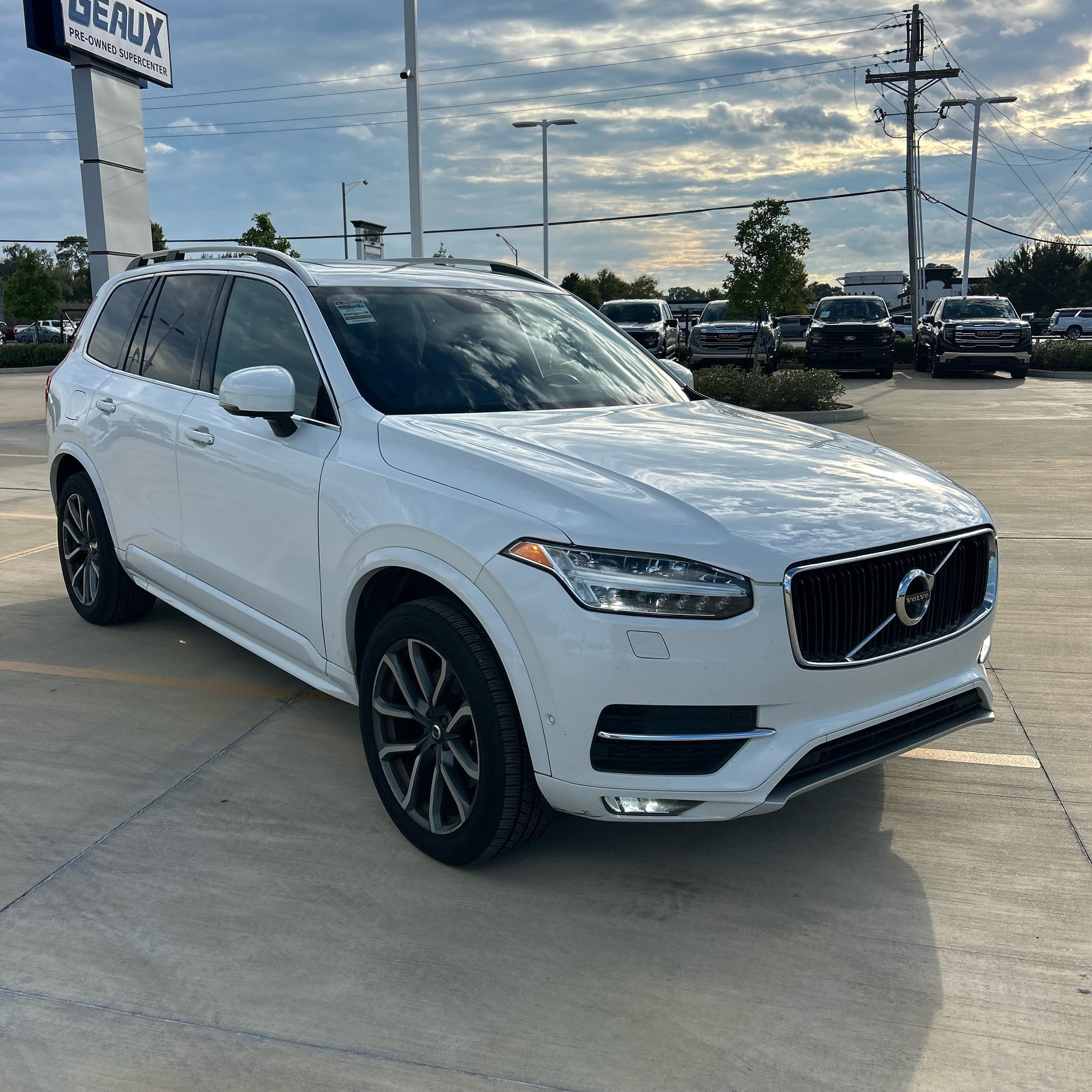 Used 2019 Volvo XC90 T6 Momentum w/ Advanced Package AWD/4WD image 13