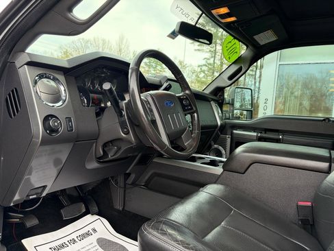 Used 2013 Ford F250 Lariat w/ Lariat Ultimate Pkg image 34