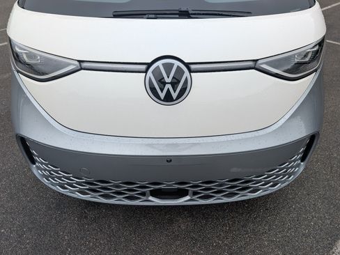 Used 2025 Volkswagen ID. Buzz Pro S Plus RWD image 12