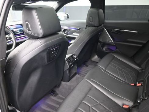 Used 2024 BMW i5 eDrive40i w/ M Sport Package RWD image 2