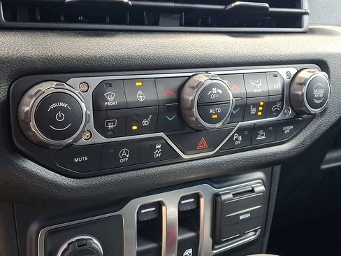Used 2024 Jeep Wrangler Sport AWD/4WD image 17