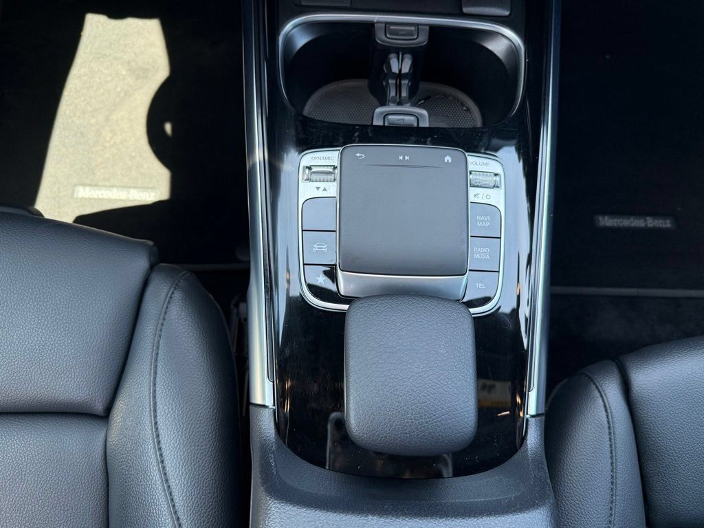 Used 2020 Mercedes-Benz GLB 250 4MATIC image 24