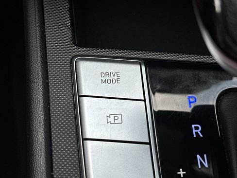 Used 2023 Hyundai Elantra Blue FWD image 25