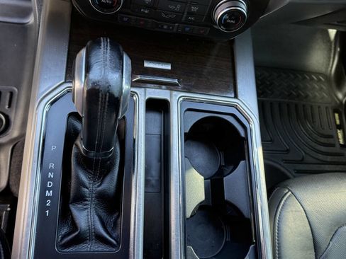 Used 2015 Ford F150 Platinum w/ Equipment Group 701A Luxury image 8