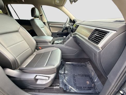Used 2023 Volkswagen Atlas SE w/ Panoramic Sunroof Package image 14