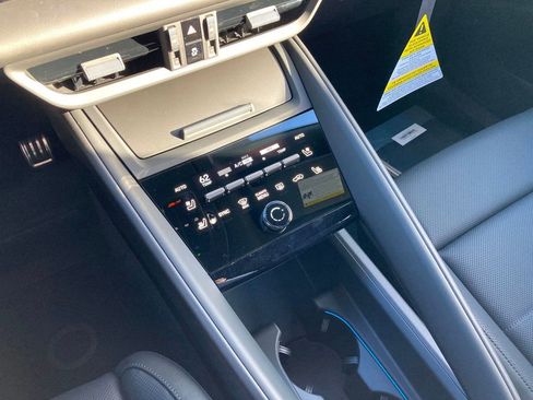 Used 2025 Porsche Macan 4S Electric image 26