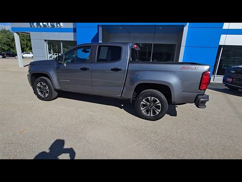 Used 2021 Chevrolet Colorado Z71 AWD/4WD image 6