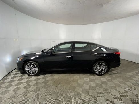 Used 2024 Nissan Altima 2.5 SL image 2